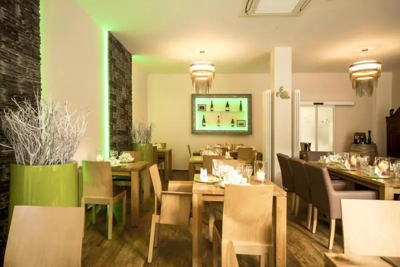 Caravelle Hotel Im Park