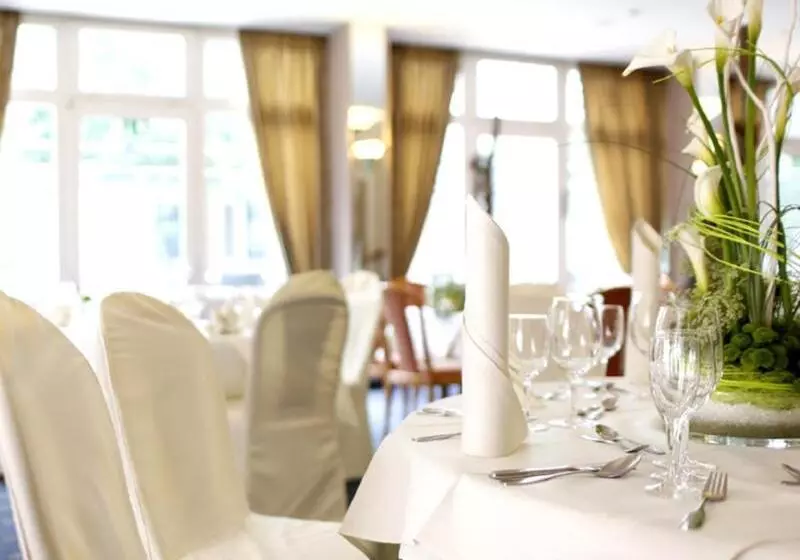 Caravelle Hotel Im Park