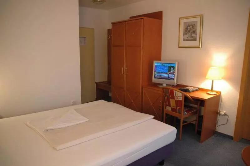 Caravelle Hotel Im Park