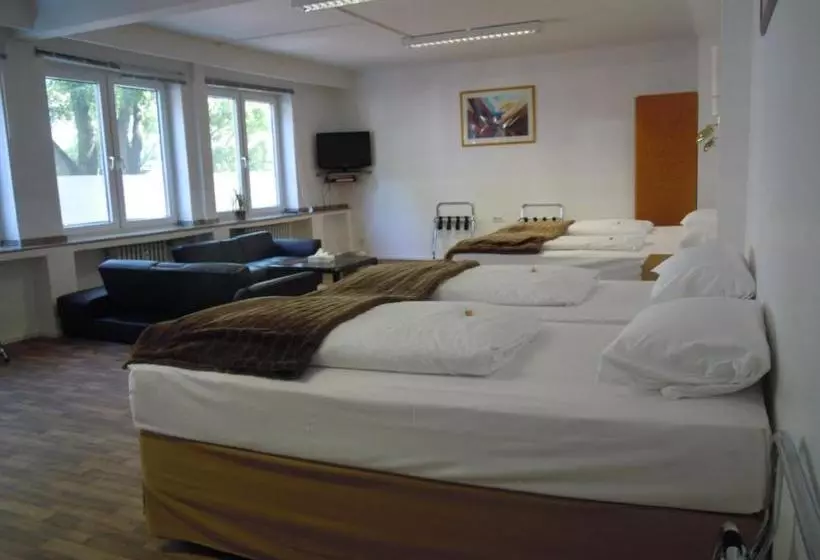 Отель Central Duesseldorf