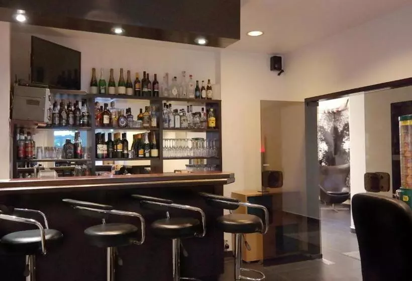 Отель Central Duesseldorf