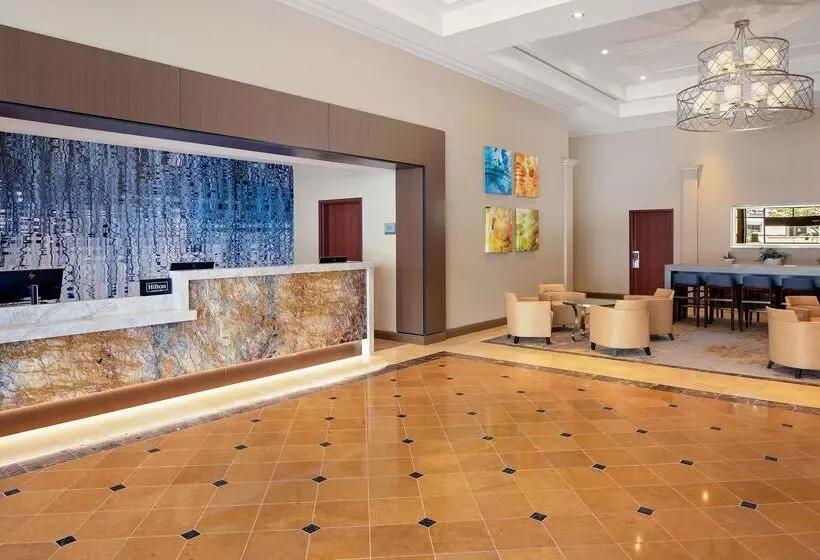 ホテル Zessa Orange County Airport, A Doubletree By Hilton