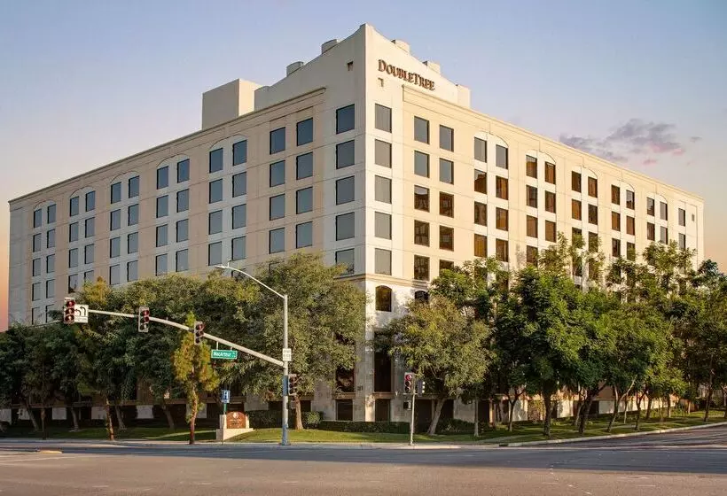 ホテル Zessa Orange County Airport, A Doubletree By Hilton