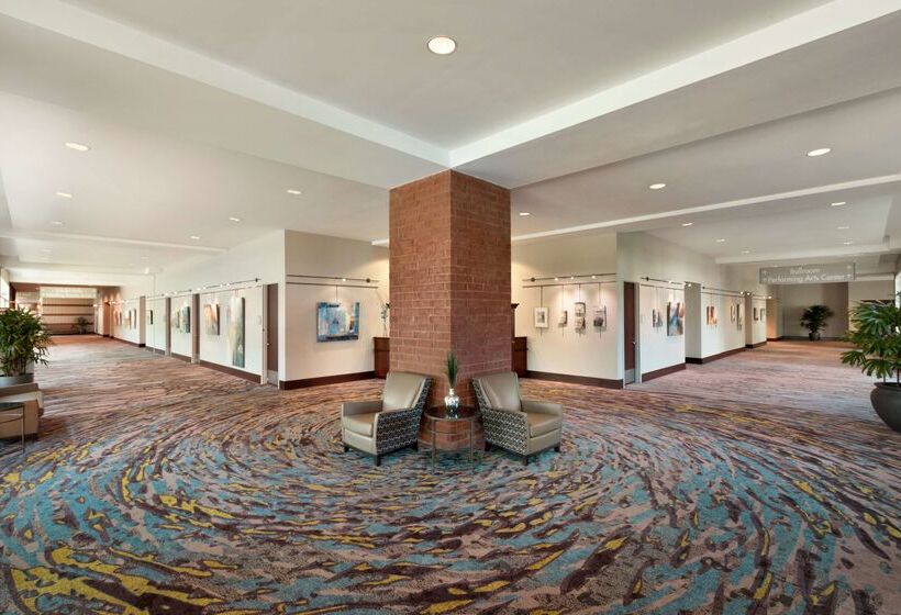 فندق Embassy Suites By Hilton Charleston Airport Convention Ctr