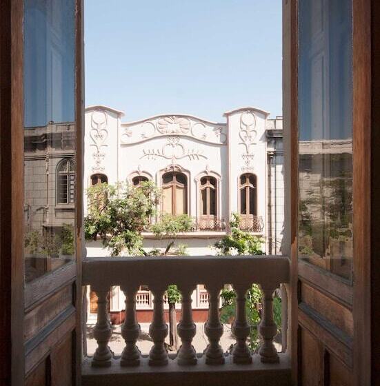 فندق Happy House Hostel