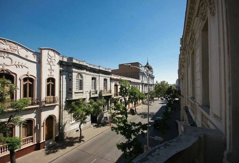 فندق Happy House Hostel