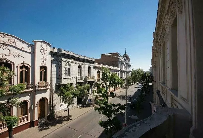 هتل Happy House Hostel