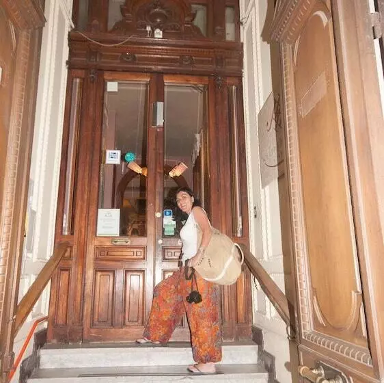 هتل Happy House Hostel