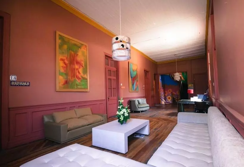 هتل Happy House Hostel