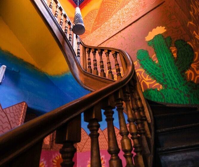 فندق Happy House Hostel