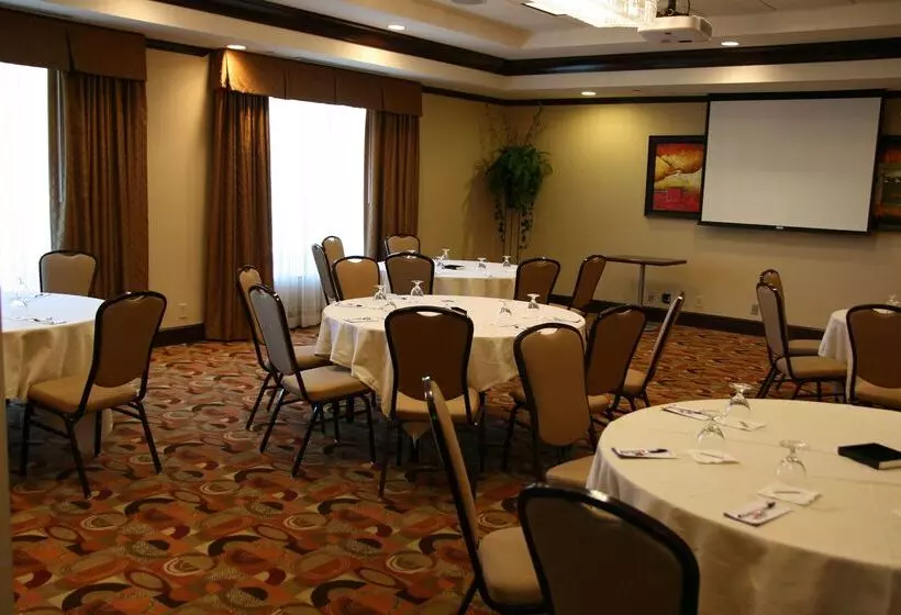 فندق Hilton Garden Inn Cincinnati Blue Ash