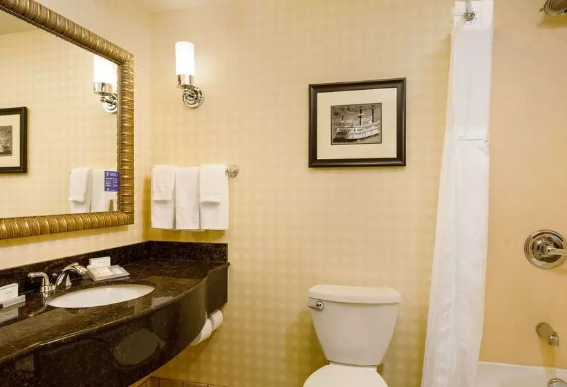 فندق Hilton Garden Inn Cincinnati Blue Ash