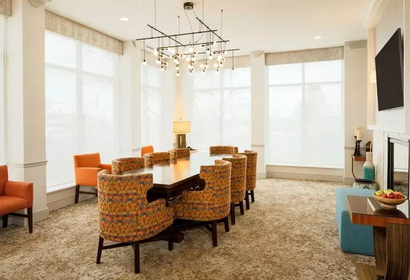 فندق Hilton Garden Inn Cincinnati Blue Ash