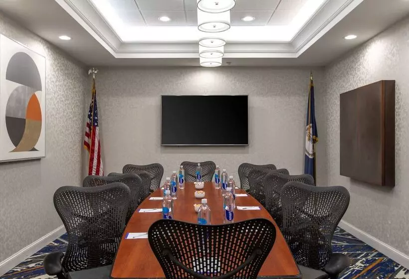 هتل Hilton Garden Inn Lynchburg