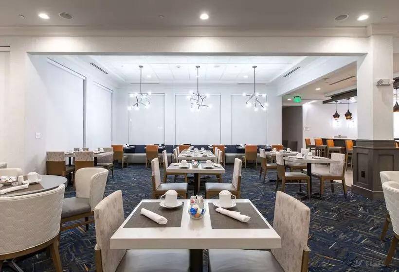 هتل Hilton Garden Inn Lynchburg