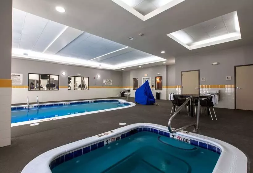 هتل Hilton Garden Inn Lynchburg