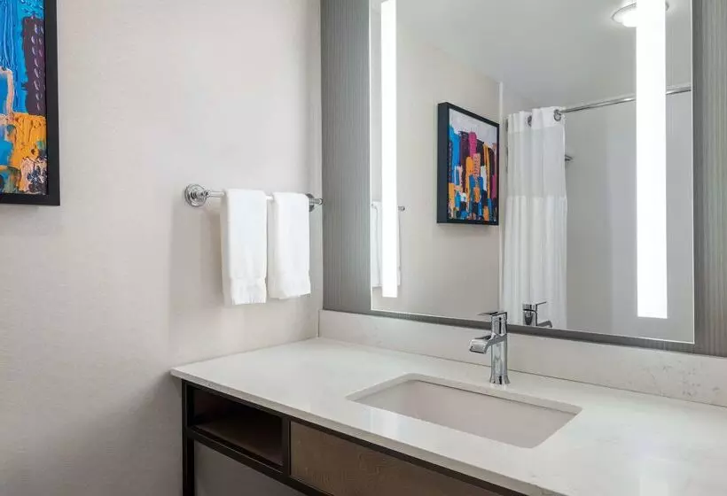 בית מלון כפרי Hilton Garden Inn Montgomery East