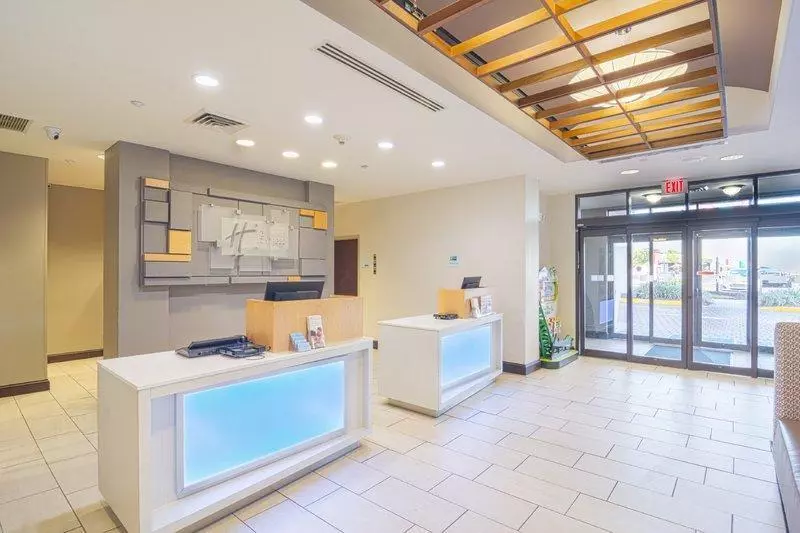 Holiday Inn Express Hotel & Suites Tampa Usf Busch Gardens, An Ihg