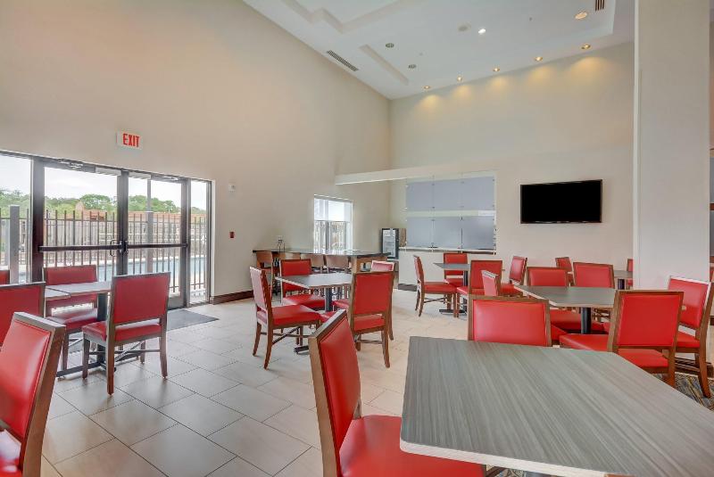Holiday Inn Express Hotel & Suites Tampa Usf Busch Gardens, An Ihg