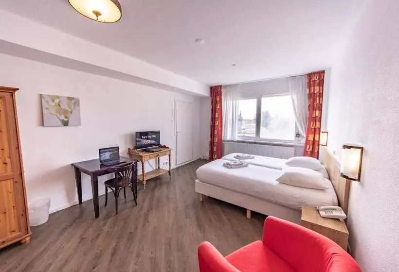 בית מלון כפרי Joops City Centre