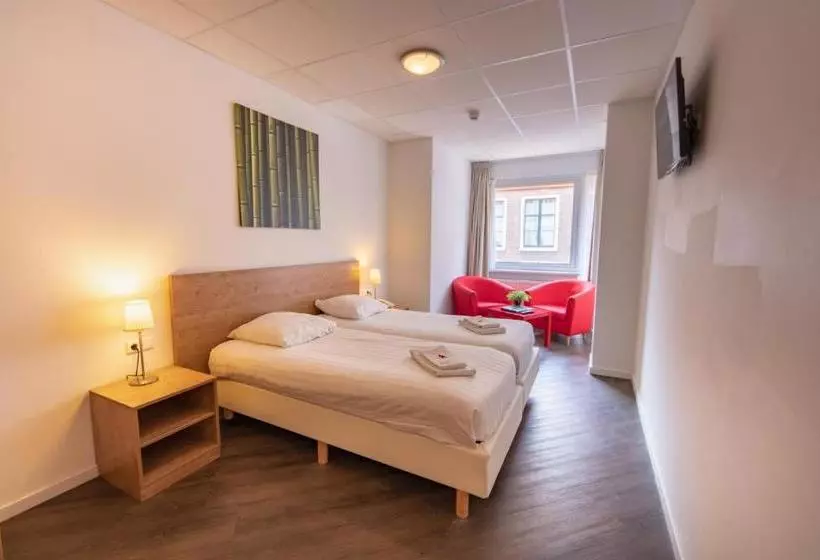 בית מלון כפרי Joops City Centre