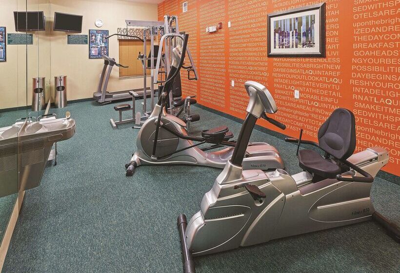 هتل La Quinta By Wyndham Houston Hobby Airport