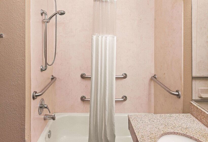 هتل La Quinta By Wyndham Houston Hobby Airport