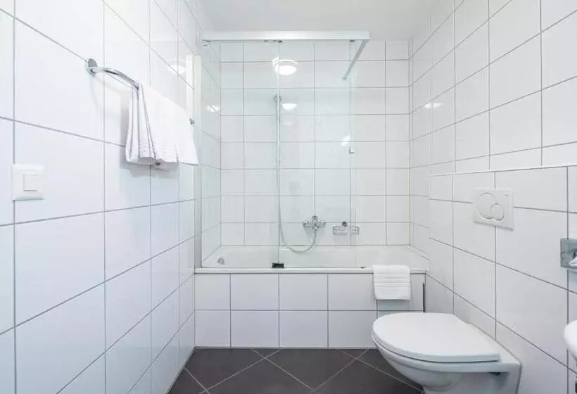 בית מלון כפרי Marina Walensee