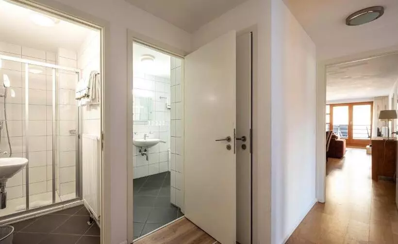 בית מלון כפרי Marina Walensee