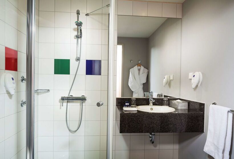 فندق Park Inn By Radisson Frankfurt Airport