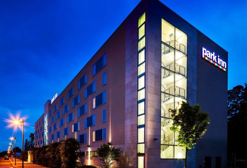 فندق Park Inn By Radisson Frankfurt Airport