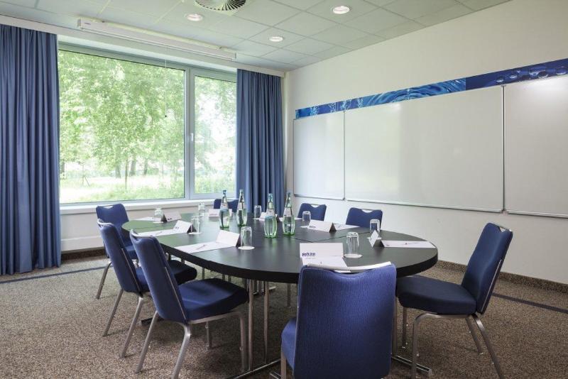 فندق Park Inn By Radisson Frankfurt Airport