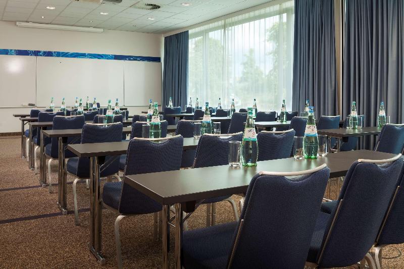 فندق Park Inn By Radisson Frankfurt Airport