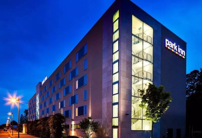 هتل Park Inn By Radisson Frankfurt Airport