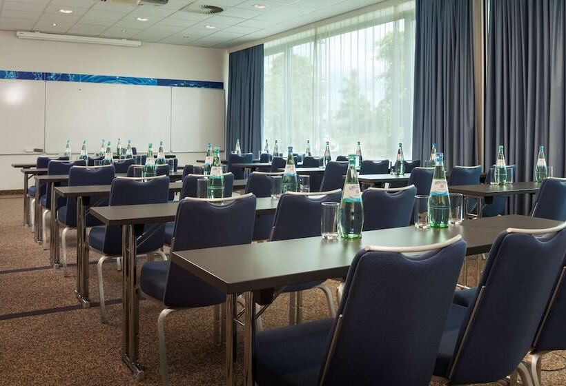 فندق Park Inn By Radisson Frankfurt Airport