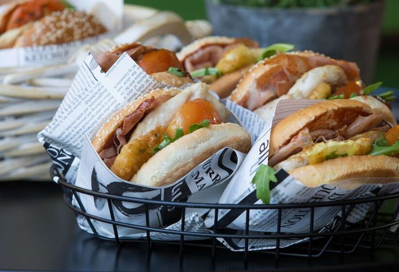 فندق Park Inn By Radisson Frankfurt Airport