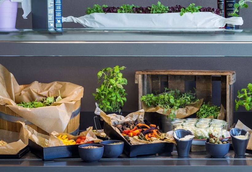 فندق Park Inn By Radisson Frankfurt Airport