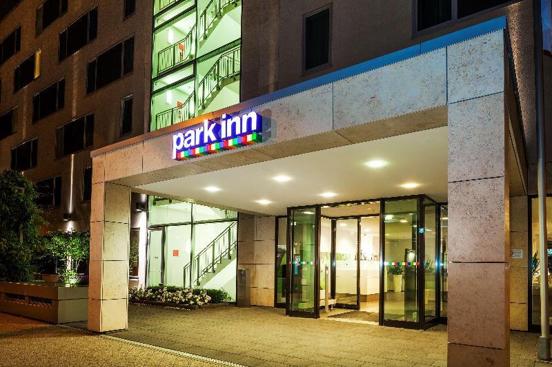 فندق Park Inn By Radisson Frankfurt Airport