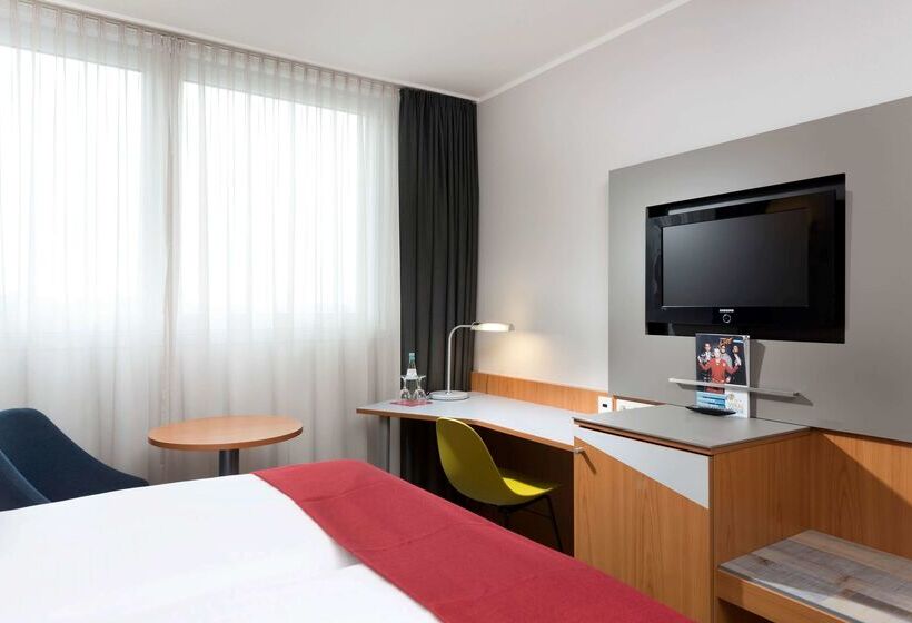 בית מלון כפרי Ramada By Wyndham Hannover Messe