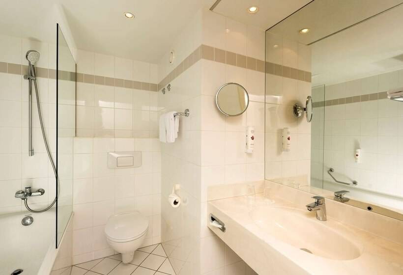 בית מלון כפרי Ramada By Wyndham Hannover Messe