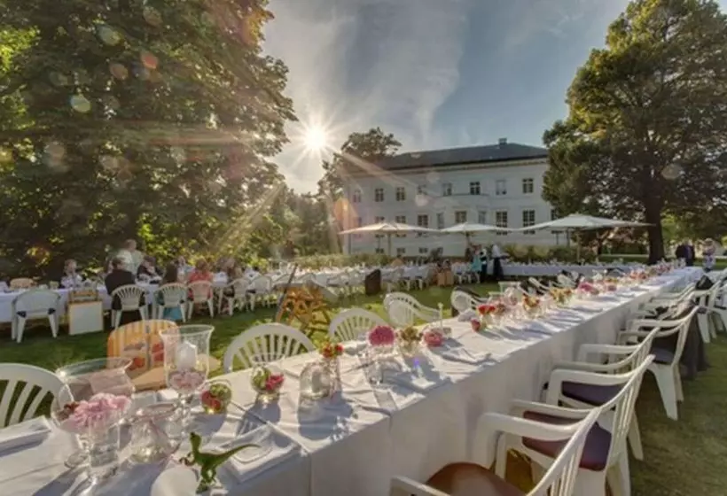 ホテル Schloss Neuhardenberg