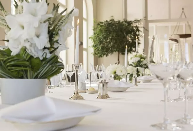 ホテル Schloss Neuhardenberg