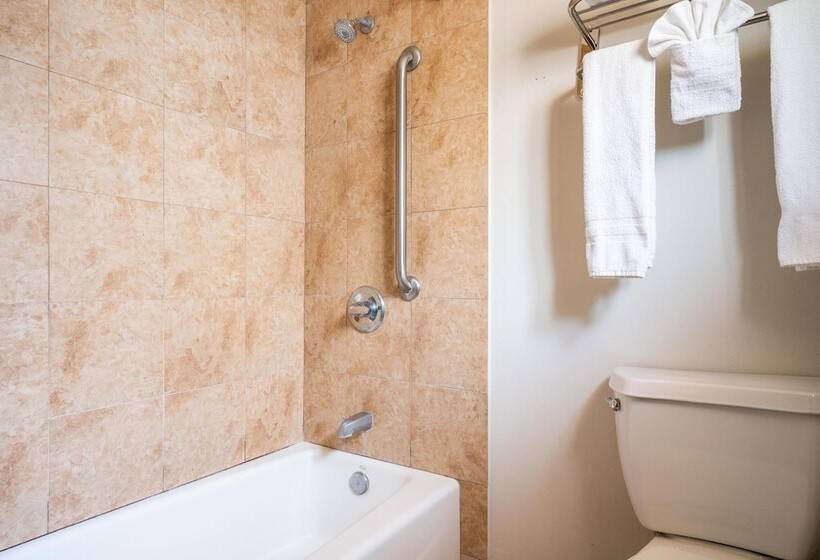 هتل Solaire Inn & Suites