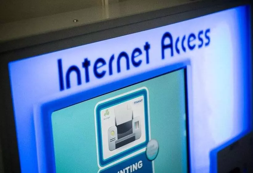 فندق Travelodge Limerick Castletroy