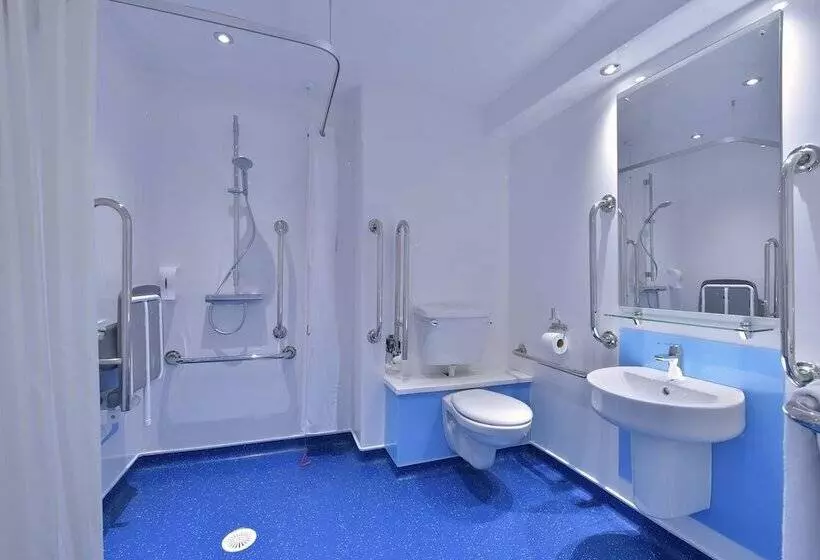 فندق Travelodge Limerick Castletroy