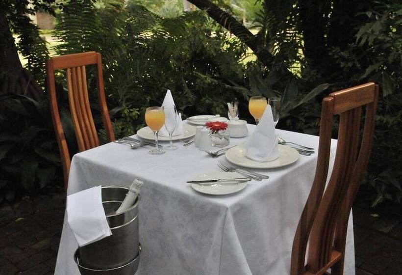 فندق Tzaneen Country Lodge