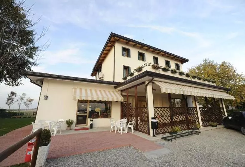 Aamiaismajoitus (B&B) Terzo Bacino