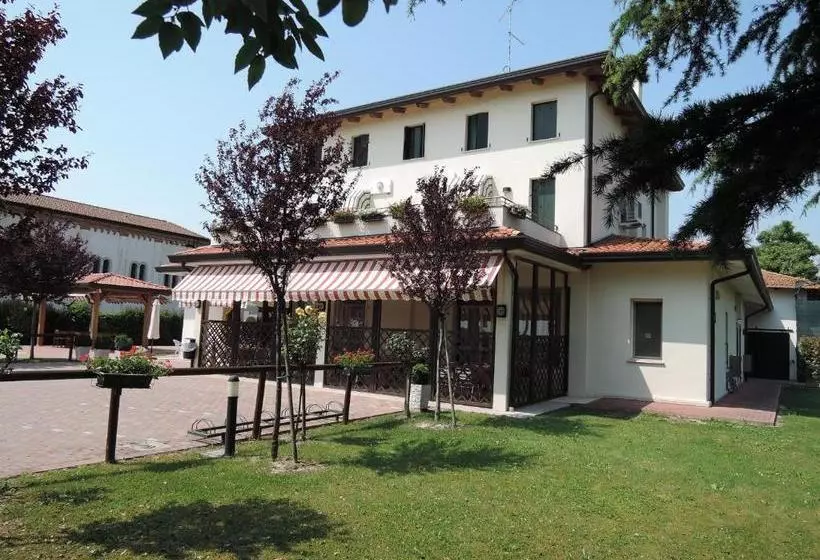 Aamiaismajoitus (B&B) Terzo Bacino