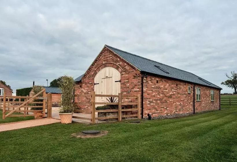 Hotelli Bridge House Barn
