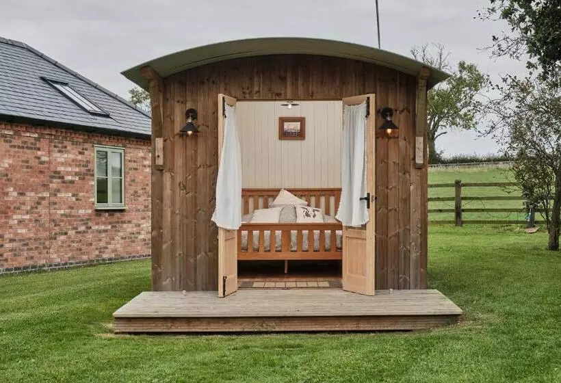 Hotelli Bridge House Barn